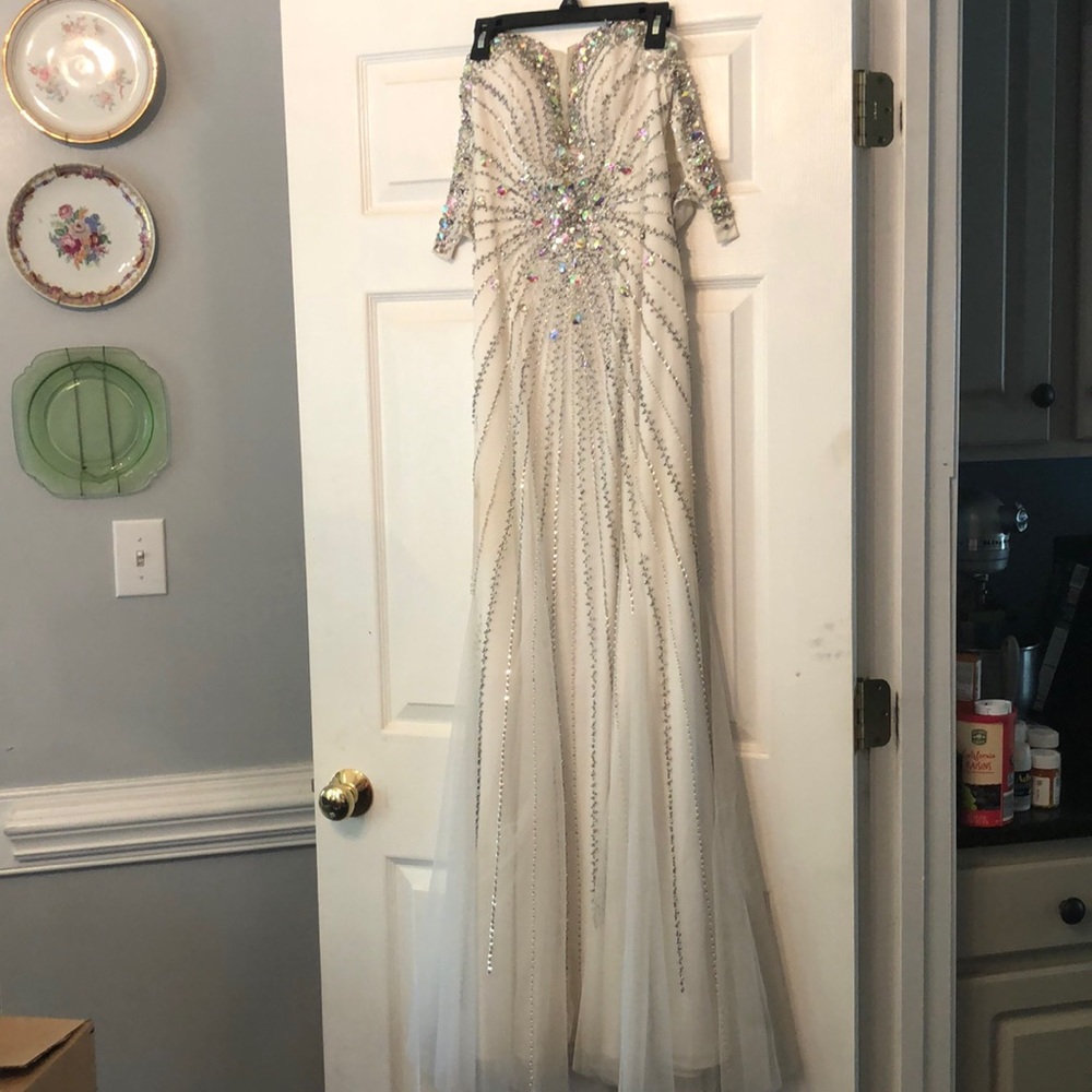 Camille La Vie size 2 white sleeveless formal/wedding.